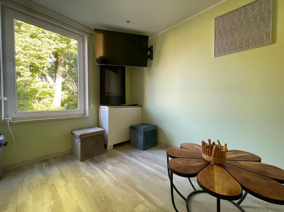 Prime 2Br/Ba Apt Next To Main Station & Olympic Center لييبايا المظهر الخارجي الصورة