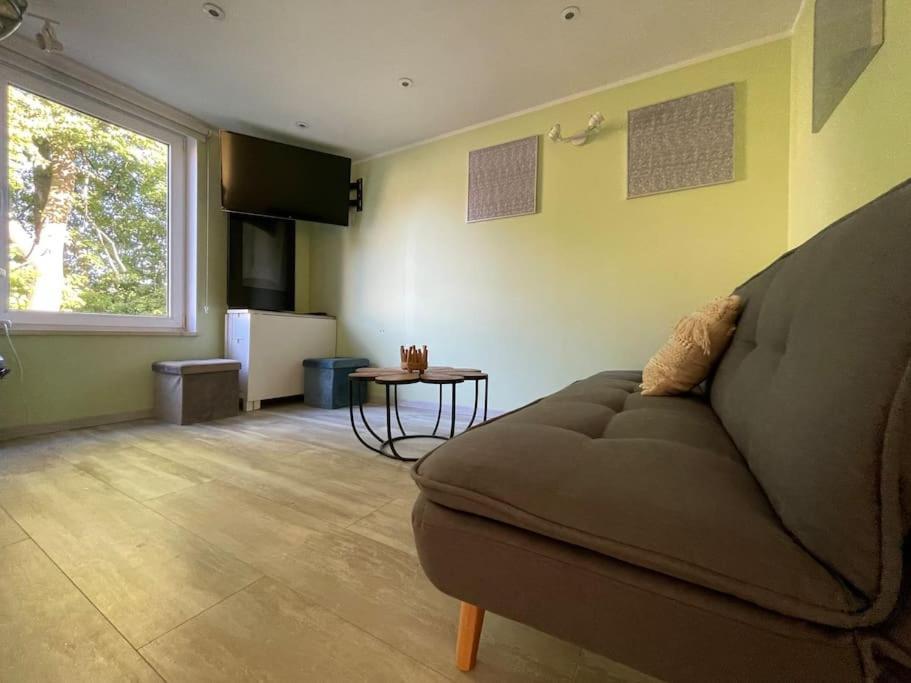 Prime 2Br/Ba Apt Next To Main Station & Olympic Center لييبايا المظهر الخارجي الصورة