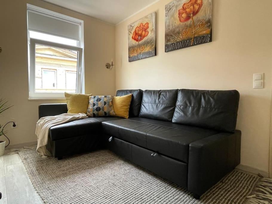 Prime 2Br/Ba Apt Next To Main Station & Olympic Center لييبايا المظهر الخارجي الصورة